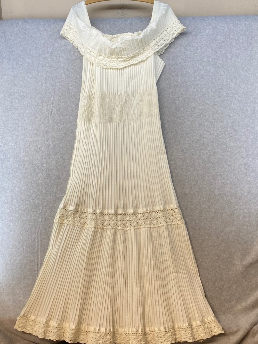 Oaxacan Style Peasant Dress • 36" Bust • Pleated Long Boho Mexican Dress